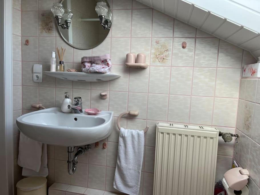 Gemuetliches Apartment Fuer Messe, Job & Kurzurlaub Im Gruenen, Naehe Duesseldorf Meerbusch Εξωτερικό φωτογραφία